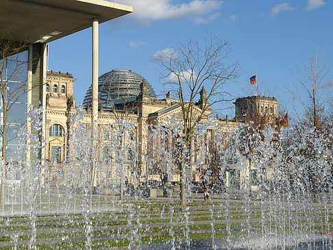 Fotos Paul-Löbe-Bau und Reichstag