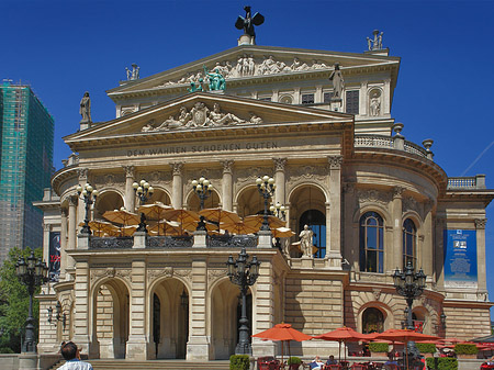 Fotos Alte Oper mit Schirmen | Frankfurt am Main