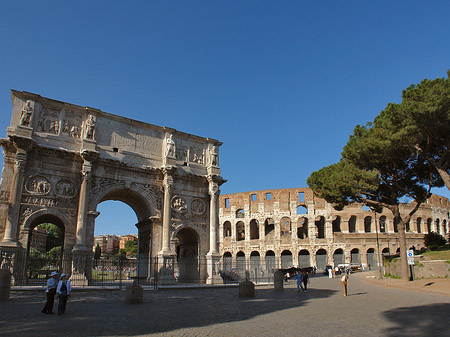Konstantinsbogen mit Kolosseum