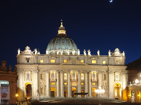 Fotos Petersdom bei Nacht